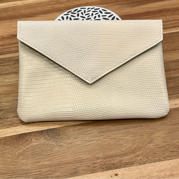 💄 NWOT Ipsy Gold & Cream Alligator Cosmetic Case - Picture 2 of 4